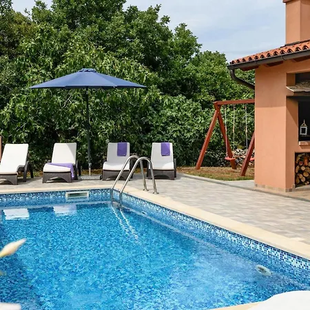 Holiday home Percan Pula