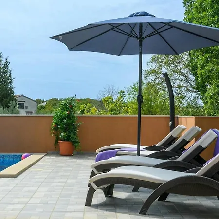 Holiday home Percan Pula
